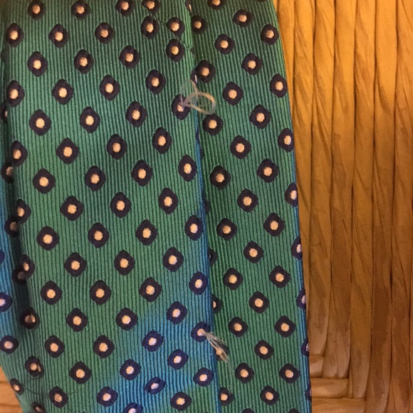 Sharp tie bundle! - Picture 5 of 8